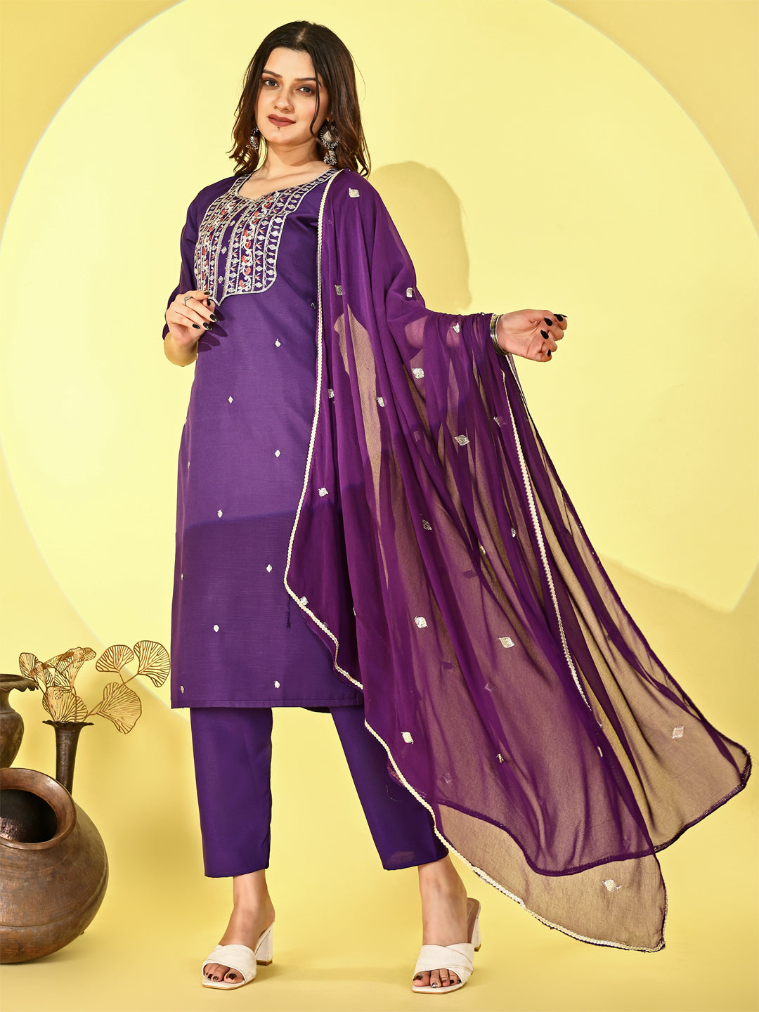 Elegant Embroidered Kurti Pair: Perfect for Every Occasion